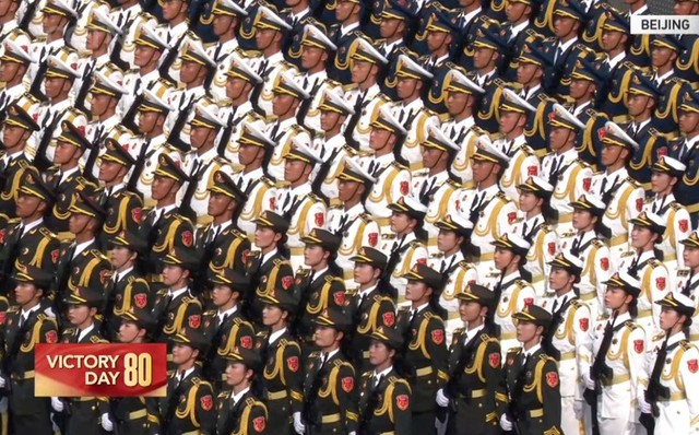 Diễu binh Trung Quốc phô diễn sức mạnh quân sự tại Quảng trường Thiên An Môn - Ảnh 12. Diễu binh Trung Quốc phô diễn sức mạnh quân sự tại Quảng trường Thiên An Môn - Ảnh 12.