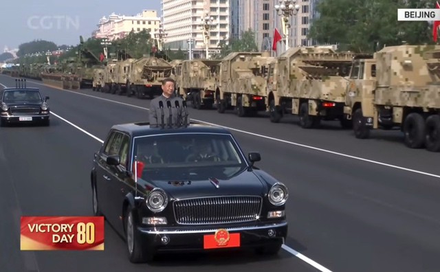 Diễu binh Trung Quốc phô diễn sức mạnh quân sự tại Quảng trường Thiên An Môn - Ảnh 3. Diễu binh Trung Quốc phô diễn sức mạnh quân sự tại Quảng trường Thiên An Môn - Ảnh 3.