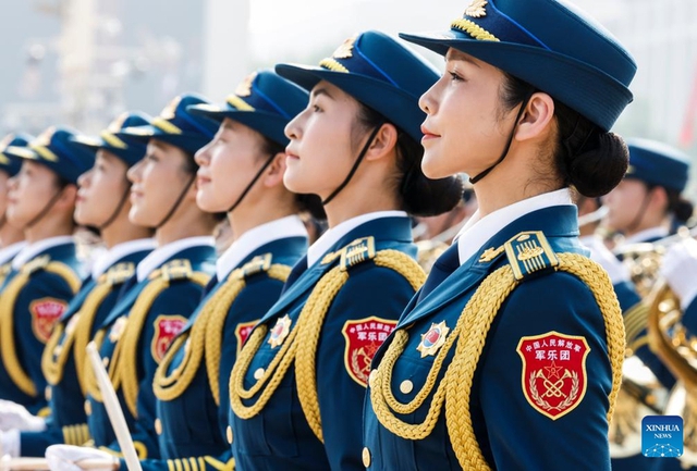 Diễu binh Trung Quốc phô diễn sức mạnh quân sự tại Quảng trường Thiên An Môn - Ảnh 6. Diễu binh Trung Quốc phô diễn sức mạnh quân sự tại Quảng trường Thiên An Môn - Ảnh 6.