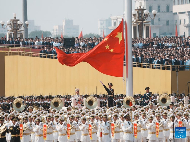 Diễu binh Trung Quốc phô diễn sức mạnh quân sự tại Quảng trường Thiên An Môn - Ảnh 5. Diễu binh Trung Quốc phô diễn sức mạnh quân sự tại Quảng trường Thiên An Môn - Ảnh 5.