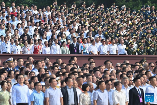 Diễu binh Trung Quốc phô diễn sức mạnh quân sự tại Quảng trường Thiên An Môn - Ảnh 34. Diễu binh Trung Quốc phô diễn sức mạnh quân sự tại Quảng trường Thiên An Môn - Ảnh 34.