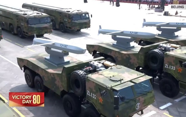 Diễu binh Trung Quốc phô diễn sức mạnh quân sự tại Quảng trường Thiên An Môn - Ảnh 28. Diễu binh Trung Quốc phô diễn sức mạnh quân sự tại Quảng trường Thiên An Môn - Ảnh 28.