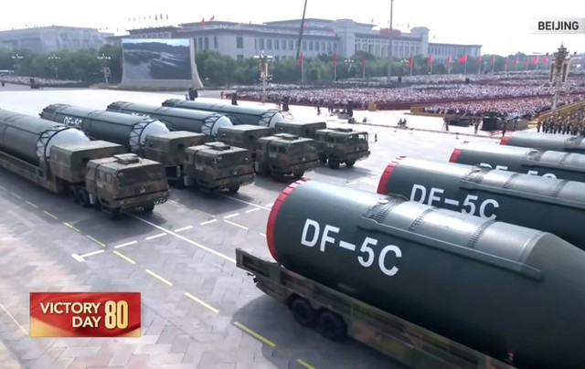 Diễu binh Trung Quốc phô diễn sức mạnh quân sự tại Quảng trường Thiên An Môn - Ảnh 26. Diễu binh Trung Quốc phô diễn sức mạnh quân sự tại Quảng trường Thiên An Môn - Ảnh 26.