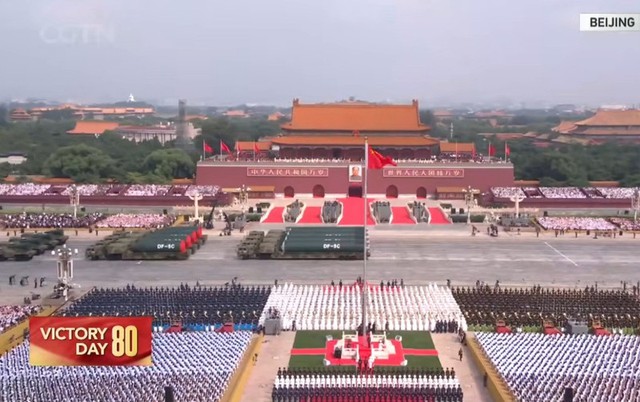 Diễu binh Trung Quốc phô diễn sức mạnh quân sự tại Quảng trường Thiên An Môn - Ảnh 25. Diễu binh Trung Quốc phô diễn sức mạnh quân sự tại Quảng trường Thiên An Môn - Ảnh 25.