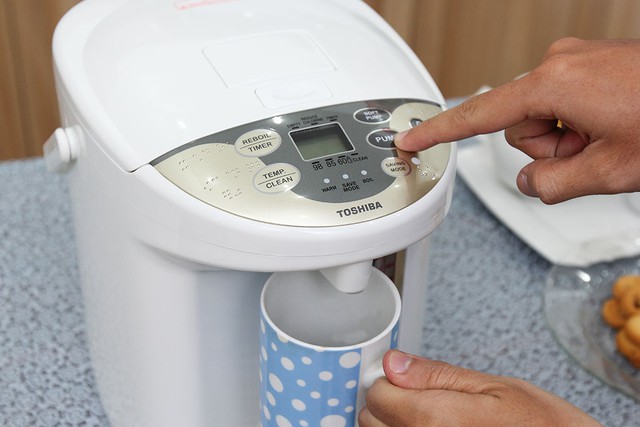 Thiết bị thầm ngốn điện trong nhà mà ít người để ý: Dùng giống bình siêu tốc, tốn hơn tủ lạnh, máy giặt  - Ảnh 1.