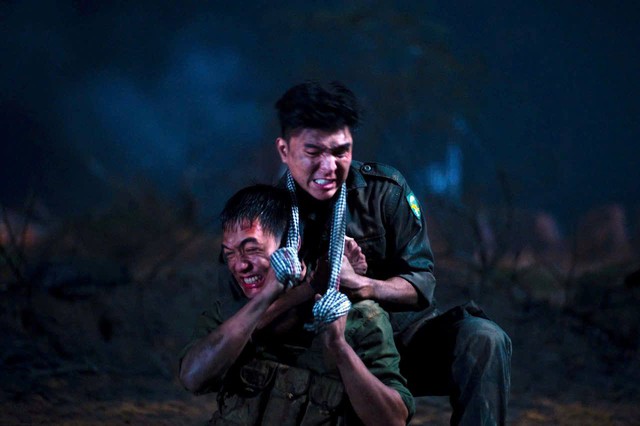 "Mưa đỏ" đã phá mấy kỷ lục phim của Trấn Thành, còn kỷ lục nào chưa "đổ"? - Ảnh 1.