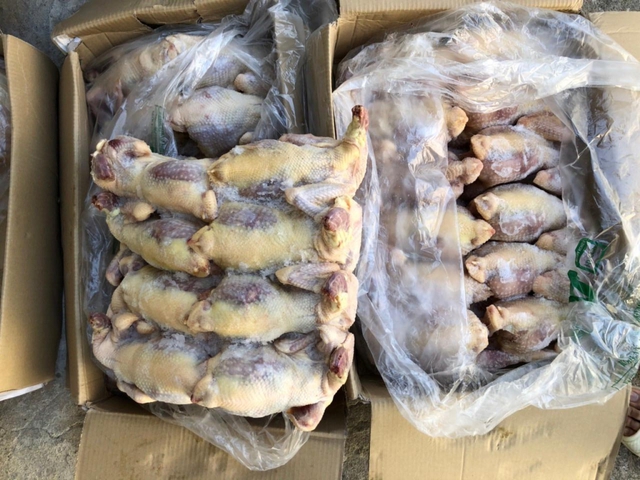 Người b&aacute;n g&agrave; n&oacute;i thẳng: "3 loại thịt g&agrave; d&ugrave; b&aacute;n rẻ mấy cũng đừng mua... t&ocirc;i kh&ocirc;ng bao giờ ăn" - Ảnh 2.