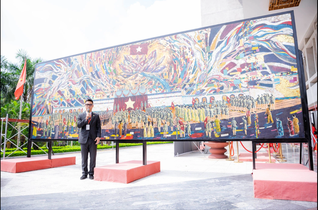 Việt Nam vừa có thêm kỷ lục thế giới: Gắn với khoảnh khắc lịch sử của Bác Hồ, rộng 17,342 m², nặng 3 tấn - Ảnh 1.