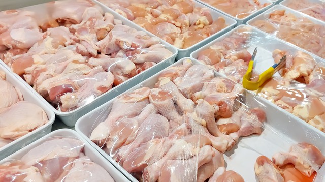 Người b&aacute;n g&agrave; n&oacute;i thẳng: "3 loại thịt g&agrave; d&ugrave; b&aacute;n rẻ mấy cũng đừng mua... t&ocirc;i kh&ocirc;ng bao giờ ăn" - Ảnh 1.