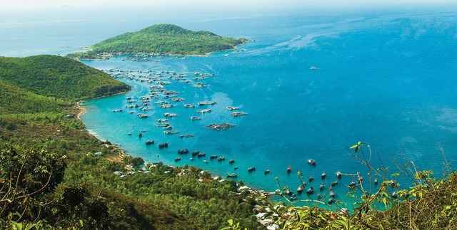 Vịnh biển Việt Nam được vinh danh "tốt nhất thế giới": Du khách nhận xét: Hiếm đâu như ở đây! - Ảnh 1.