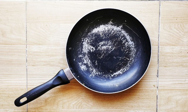 3 vật dụng nhà nào cũng có nhưng âm thầm phá ruột, gan, 'dẫn lối' cho ung thư: Nhiều người vẫn dùng - Ảnh 1.