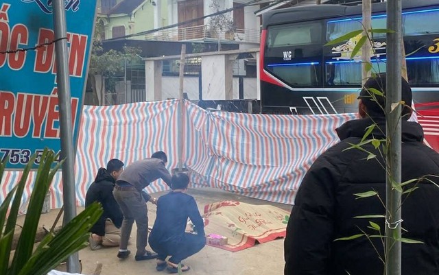 Danh t&iacute;nh nam thanh ni&ecirc;n bị t&ocirc;ng tử vong ngay trước cửa nh&agrave; khi về qu&ecirc; nghỉ Tết Dương lịch  - Ảnh 1.