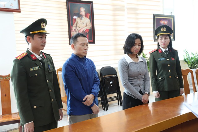 Ra lệnh bắt tạm giam Gi&aacute;m đốc Trung t&acirc;m Phan Thị Thu Hường c&ugrave;ng kế to&aacute;n trưởng - Ảnh 1.