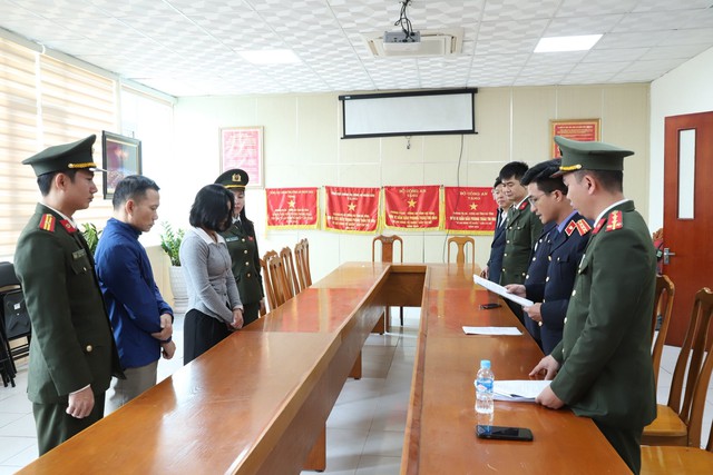 Ra lệnh bắt tạm giam Gi&aacute;m đốc Trung t&acirc;m Phan Thị Thu Hường c&ugrave;ng kế to&aacute;n trưởng - Ảnh 2.