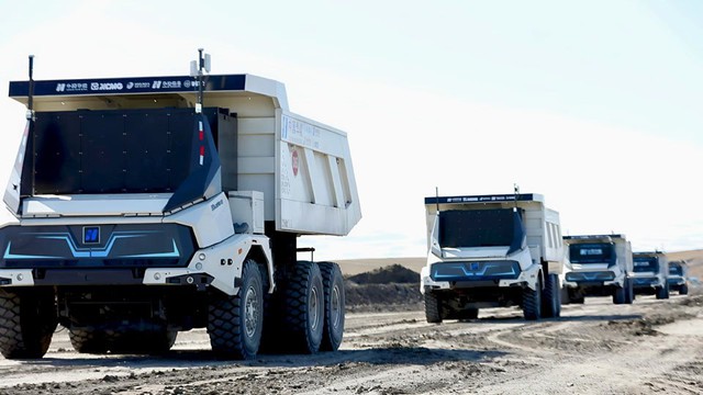 Đội "quái vật" lớn nhất thế giới khai thác "kho báu" ở Trung Quốc - Ảnh 1.