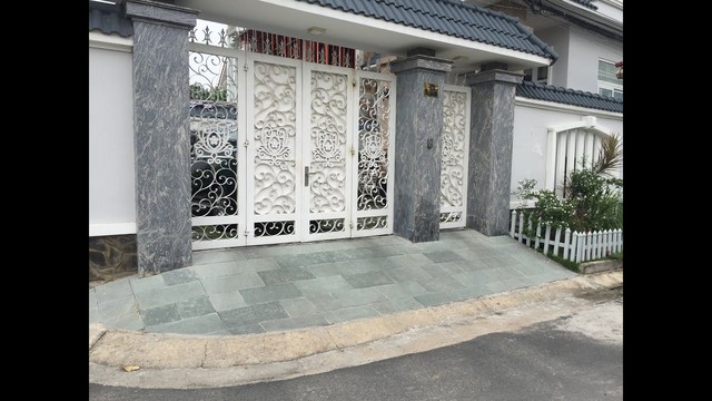 Lý do vì sao nhiều nhà xây cổng lại thường có chi tiết lạ này: Quan trọng hơn nhiều người nghĩ - Ảnh 2.