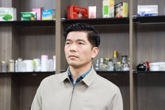 Gần 200 đồng loạt khám xét 5 địa điểm tại Hà Nội,  - Ảnh 1.