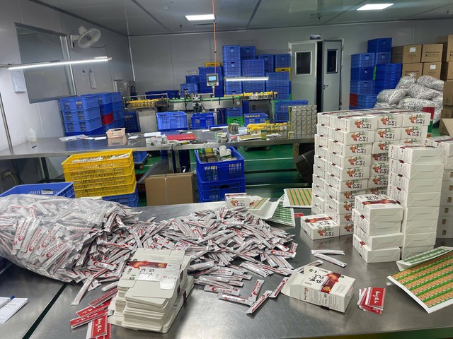 Gần 200 đồng loạt khám xét 5 địa điểm tại Hà Nội,  - Ảnh 6.