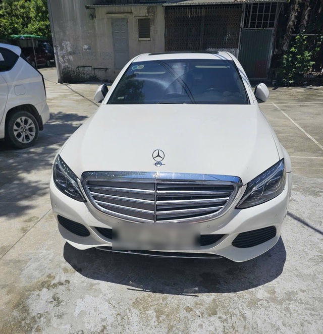 Vụ Mercedes bị "bỏ rơi" ở gara gần 2 năm: Tiết lộ số tiền sửa chữa, gửi xe mỗi th&aacute;ng - Ảnh 1.