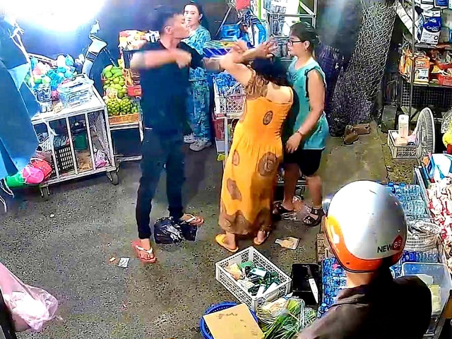 Chê mì tôm đắt, gã đàn ông lao vào đánh thai phụ: Cái giá phải trả - Ảnh 1.