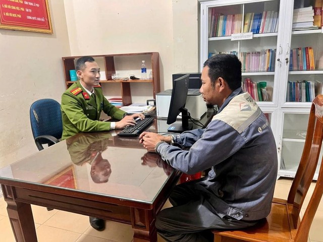 Mua mảnh đất 700m2 với gi&aacute; 740 triệu đồng, 3 năm sau, cặp vợ chồng H&agrave; Tĩnh mang sổ đỏ đi vay thế chấp th&igrave; được th&ocirc;ng b&aacute;o: Mọi th&ocirc;ng tin kh&ocirc;ng tr&ugrave;ng khớp - Ảnh 2.