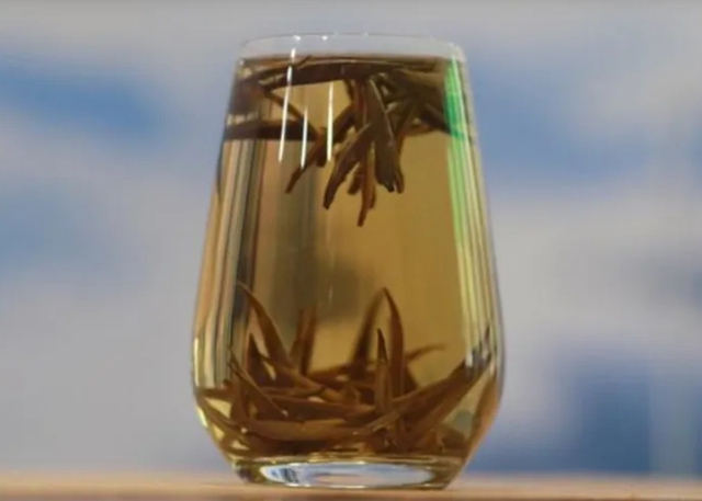 Loại tr&agrave; gần 700 triệu đồng/kg ở Việt Nam: Sống ở độ cao tr&ecirc;n 1.500 m, c&oacute; tới 3 l&yacute; do khiến gi&aacute; đắt đỏ - Ảnh 4.