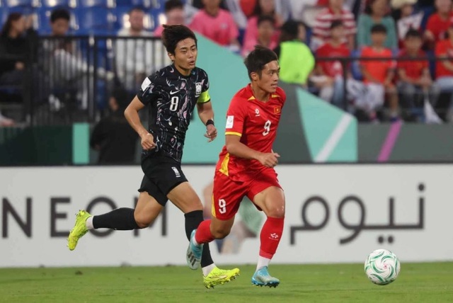 DIỄN BIẾN U23 Việt Nam 1-0 H&agrave;n Quốc: Việt Nam tho&aacute;t penalty ngay sau b&agrave;n mở tỷ số - Ảnh 2.