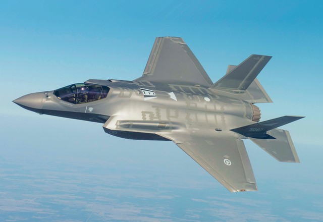 Mỹ c&oacute; thể v&ocirc; hiệu h&oacute;a m&aacute;y bay F - 35 của Đan Mạch trong khủng hoảng Greenland - Ảnh 2.