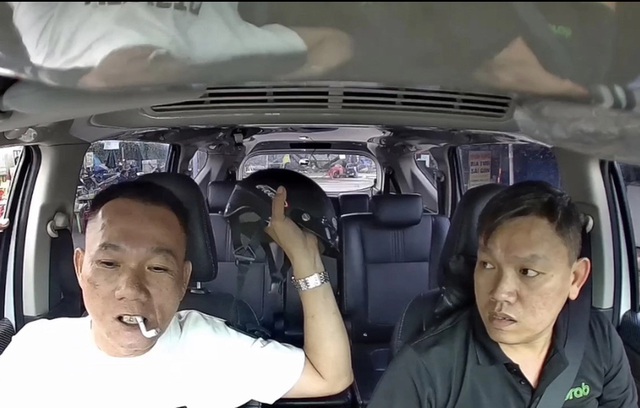 Vụ khách đánh tài xế taxi vì không được hút thuốc trong xe: Gia đình kẻ hành hung xin bồi thường - Ảnh 1.