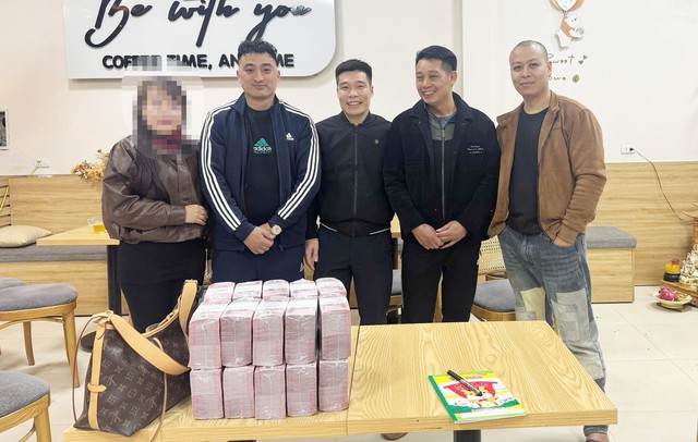 Vụ đi ăn tất ni&ecirc;n về nhặt được bao tải chứa 1 tỷ đồng tr&ecirc;n cao tốc: Chủ nh&acirc;n số tiền l&ecirc;n tiếng bất ngờ - Ảnh 1.