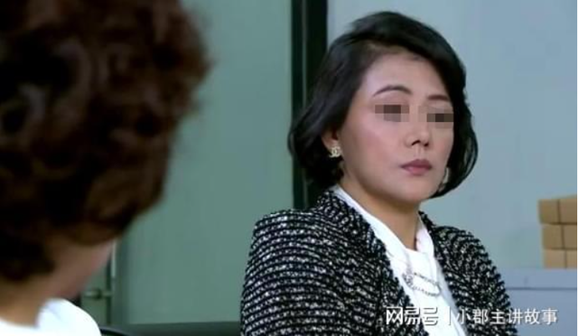 Mẹ chi gần 2 tỷ "mua rể" cho con g&aacute;i khuyết tật: Ch&agrave;ng trai ngh&egrave;o cắn răng cưới, đ&ecirc;m t&acirc;n h&ocirc;n chết lặng - Ảnh 1.