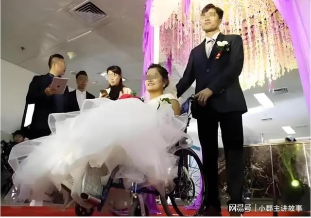 Mẹ chi gần 2 tỷ "mua rể" cho con g&aacute;i khuyết tật: Ch&agrave;ng trai ngh&egrave;o cắn răng cưới, đ&ecirc;m t&acirc;n h&ocirc;n chết lặng - Ảnh 4.