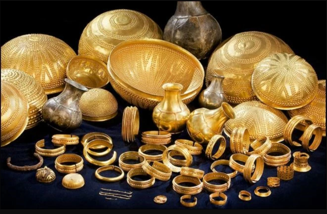 Khai quật kho báu 3.000 năm tuổi, chuyên gia bối rối phát hiện ra có tới 2 thứ đến từ ngoài Trái đất - Ảnh 1.