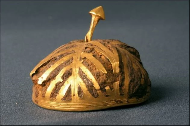 Khai quật kho báu 3.000 năm tuổi, chuyên gia bối rối phát hiện ra có tới 2 thứ đến từ ngoài Trái đất - Ảnh 2.