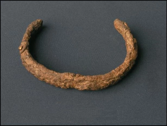 Khai quật kho báu 3.000 năm tuổi, chuyên gia bối rối phát hiện ra có tới 2 thứ đến từ ngoài Trái đất - Ảnh 3.