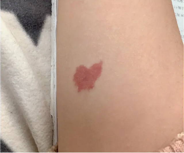 &Ocirc;ng chủ ph&aacute;t hiện nữ nh&acirc;n vi&ecirc;n giống hệt vợ đ&atilde; mất, t&igrave;m mọi c&aacute;ch gặp bố mẹ c&ocirc; nhưng vừa thấy liền sụp đổ - Ảnh 2.