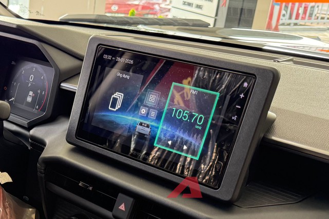 Mục sở thị Toyota Hilux mới ngay trước giờ G: Đại l&yacute; b&aacute;o cao nhất chỉ hơn 900 triệu đồng - Ảnh 4.