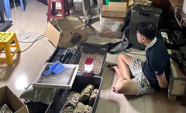 Đột k&iacute;ch ng&ocirc;i nh&agrave; số 745, bắt Đỗ Hữu Duy sinh năm 2003 trong chuy&ecirc;n &aacute;n lớn nhất  - Ảnh 5.