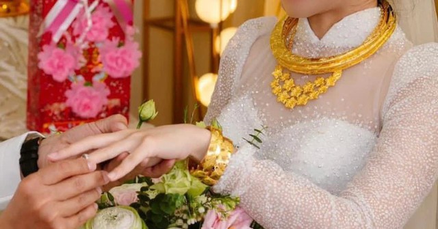 Bán vàng cưới không có giấy tờ có sao không? Nhiều người mang vàng đi bán mới biết điều này - Ảnh 1.