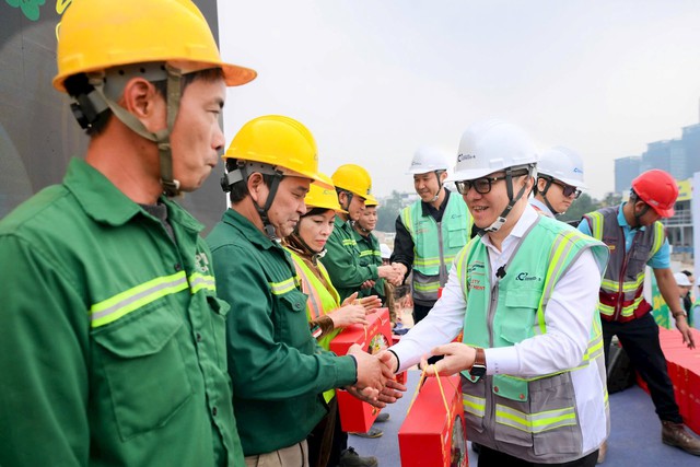 Xây Tết 2026: Nhà thầu lớn nhất Việt Nam chăm lo cho 1 . 100 Công nhân tại công trường - Ảnh 2. Xây Tết 2026: Nhà thầu lớn nhất Việt Nam chăm lo cho 1 . 100 Công nhân tại công trường - Ảnh 2.