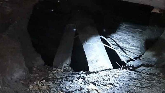 Gia súc liên tục mất tích, dân làng hoang mang kéo đi tìm con lươn 800 năm tuổi - Ảnh 2.