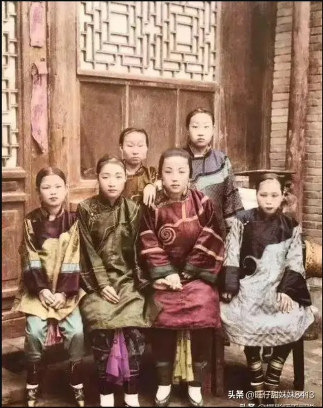 20 bức ảnh hiếm thời kỳ cuối nh&agrave; Thanh: Bức ảnh duy nhất c&ograve;n tồn tại của Ho&agrave;ng đế Quang Tự, c&ocirc; d&acirc;u e thẹn c&uacute;i đầu - Ảnh 4.