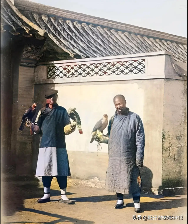 20 bức ảnh hiếm thời kỳ cuối nh&agrave; Thanh: Bức ảnh duy nhất c&ograve;n tồn tại của Ho&agrave;ng đế Quang Tự, c&ocirc; d&acirc;u e thẹn c&uacute;i đầu - Ảnh 5.