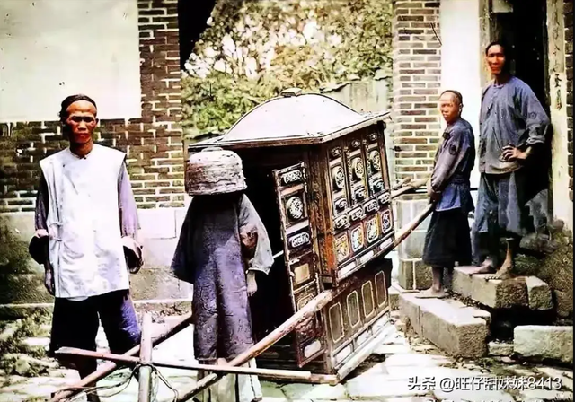 20 bức ảnh hiếm thời kỳ cuối nh&agrave; Thanh: Bức ảnh duy nhất c&ograve;n tồn tại của Ho&agrave;ng đế Quang Tự, c&ocirc; d&acirc;u e thẹn c&uacute;i đầu - Ảnh 8.