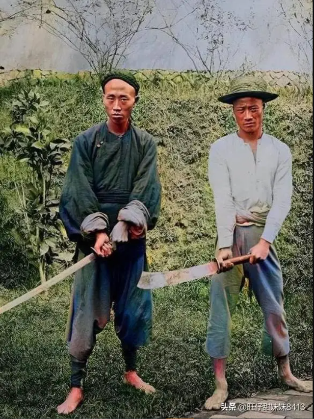 20 bức ảnh hiếm thời kỳ cuối nh&agrave; Thanh: Bức ảnh duy nhất c&ograve;n tồn tại của Ho&agrave;ng đế Quang Tự, c&ocirc; d&acirc;u e thẹn c&uacute;i đầu - Ảnh 9.