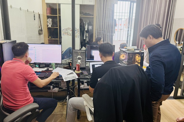 Tạm giữ khẩn cấp Nguyễn Văn Thọ SN 2004, cầm đầu đường dây tội phạm 100 tỷ đồng - Ảnh 2.