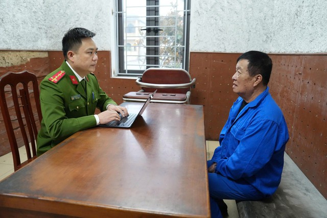 Bắt cụ ông 71 tuổi Nguyễn Đình Minh và - Ảnh 2.