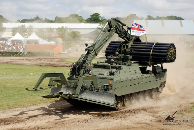 Thiết giáp Titan và Trojan: Cập nhật tính năng mới trong công nghệ quân sự hiện đại - Ảnh 4. Thiết giáp Titan và Trojan: Cập nhật tính năng mới trong công nghệ quân sự hiện đại - Ảnh 4.