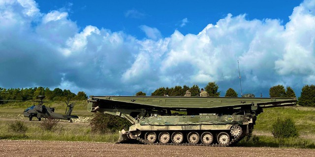 Thiết giáp Titan và Trojan: Cập nhật tính năng mới trong công nghệ quân sự hiện đại - Ảnh 8. Thiết giáp Titan và Trojan: Cập nhật tính năng mới trong công nghệ quân sự hiện đại - Ảnh 8.