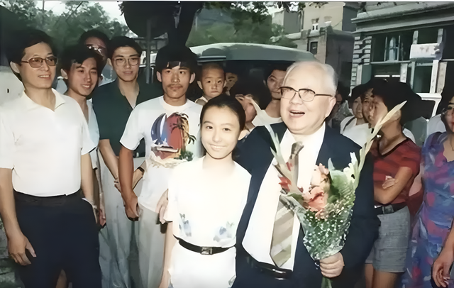 Cú trượt dài của Bàng Tú Ngọc: Từ thần đồng đến cuộc sống mẹ đơn thân - Ảnh 1. Cú trượt dài của Bàng Tú Ngọc: Từ thần đồng đến cuộc sống mẹ đơn thân - Ảnh 1.